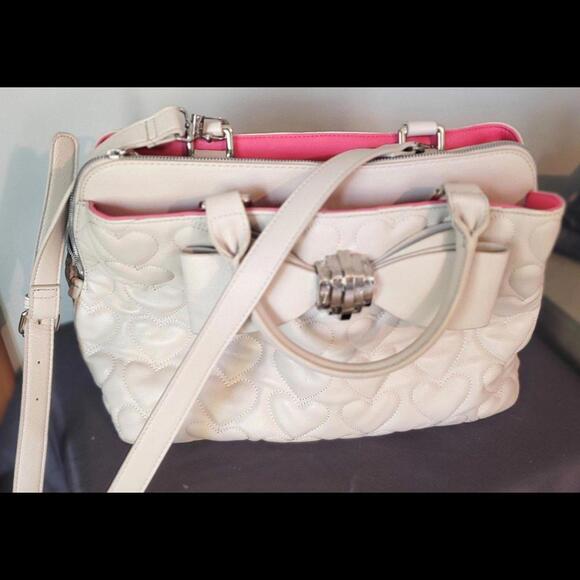 Betsey Johnson large shoulder bag cream w/silver hardware pink/multi interior - Picture 2 of 8